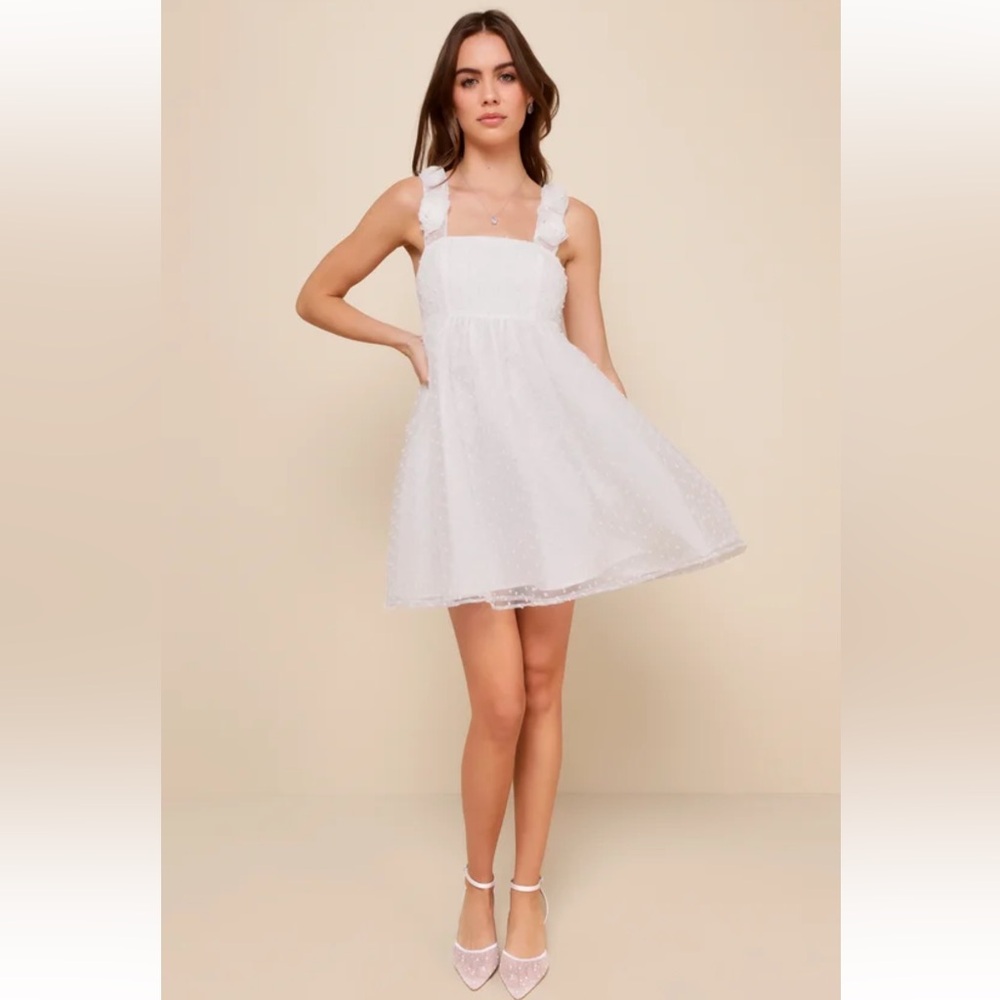 Darling White Swiss
Dot Rosette Sleeveless Mini Dress
#graduation